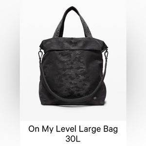 lululemon On My Level Bag 30L black camo great condition